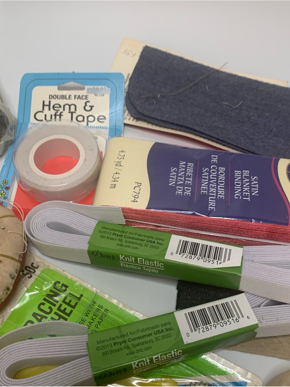 Sewing Notions Kit - Assorted Colors - Picture 4 of 6